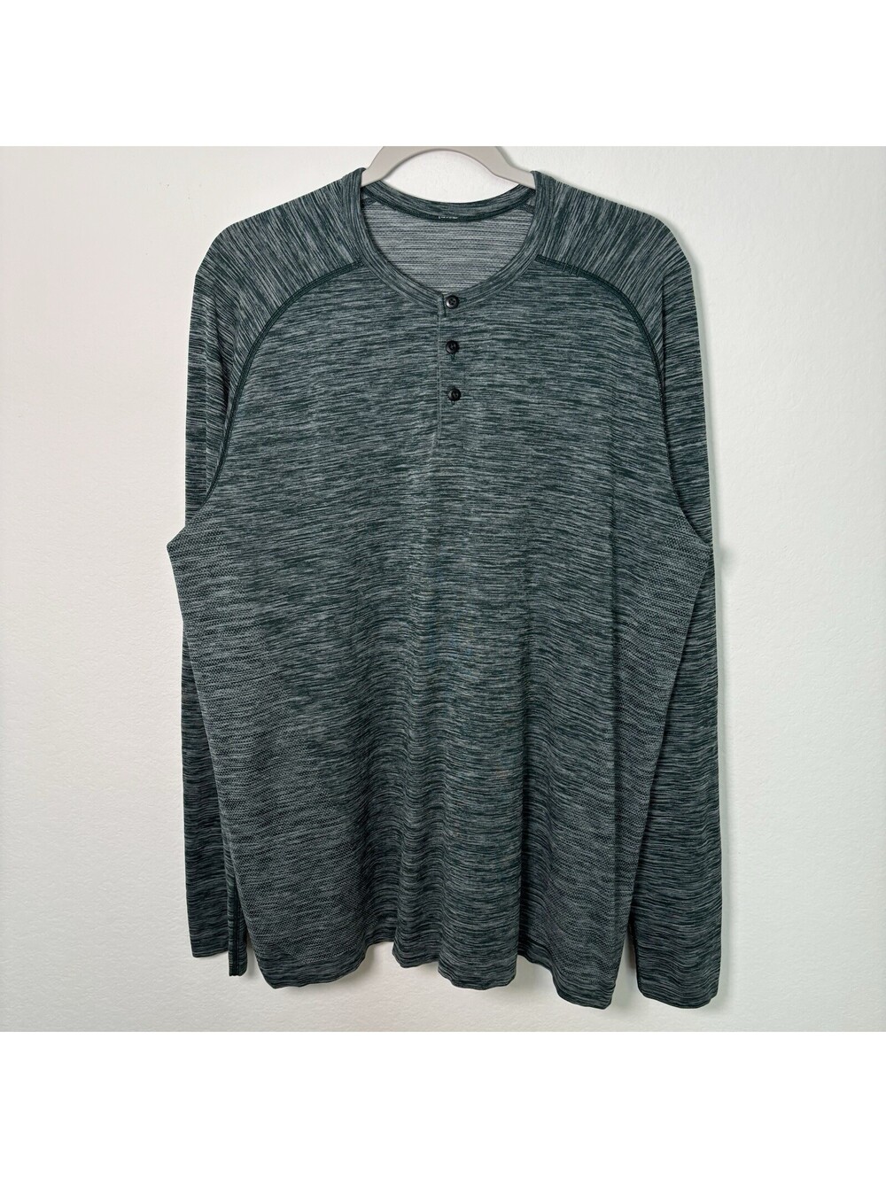 Lululemon Metal Vent Tech Henley Long Sleeve Shirt Green Mens XL Performance EUC